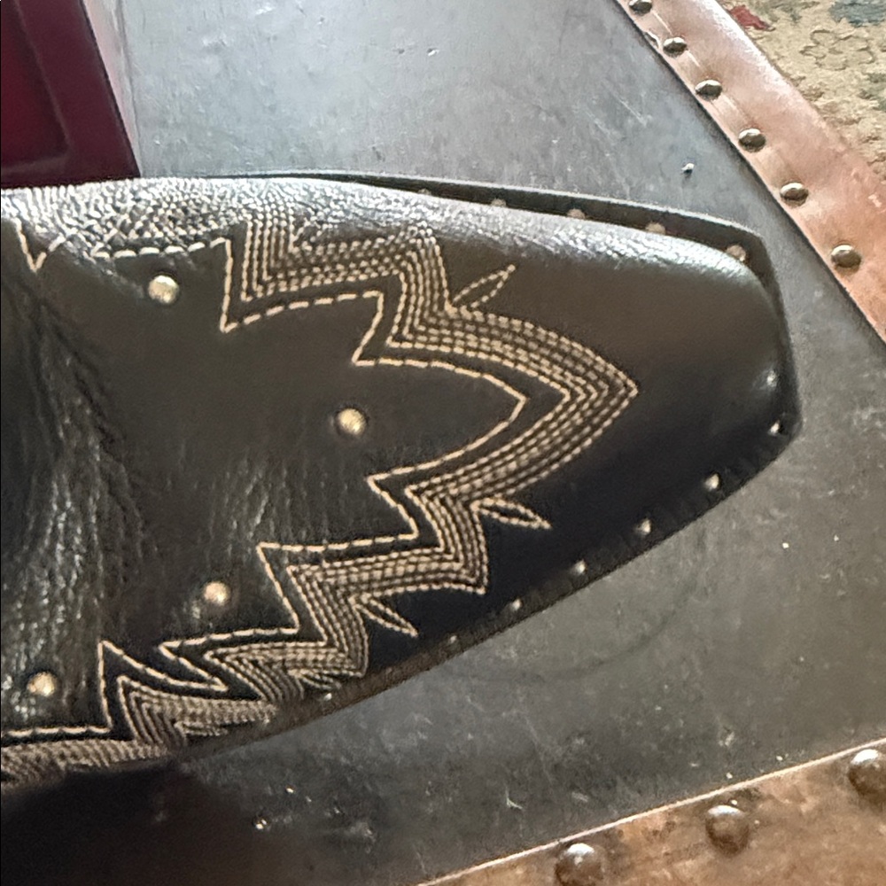 Ariat Black Leather Western Boots with Silver Embroidery - Picture 10 of 10